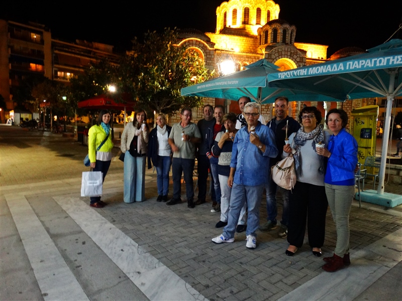 Στη πλατεία Αγ. Νικολάου
